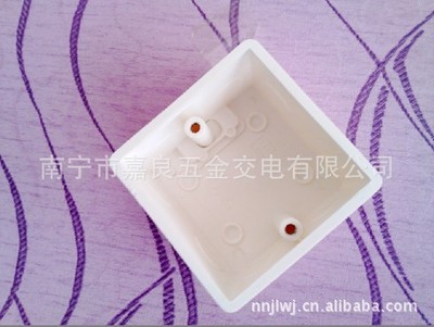 優(yōu)質單雙86型接線盒 | 南寧市塑料建材供應與商務信息咨詢
